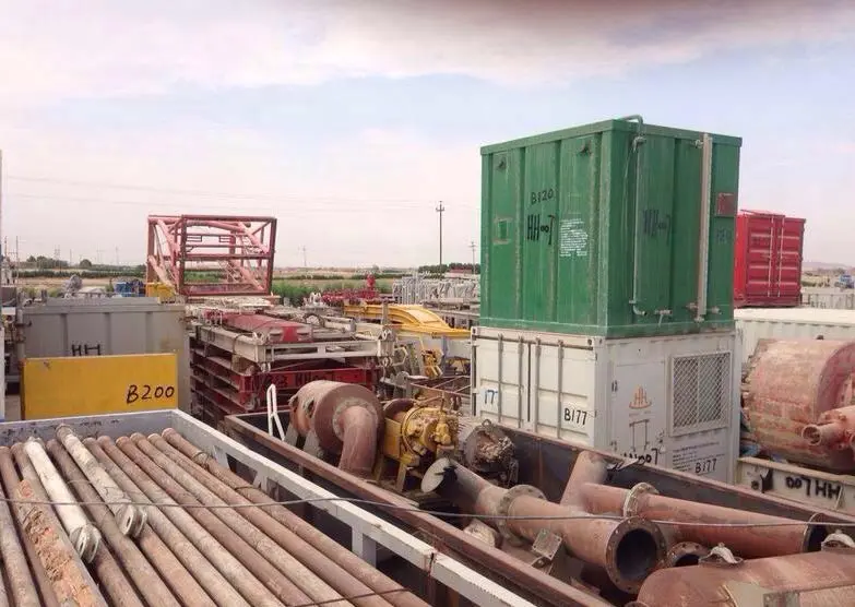 Convoy transporting large pipeline sections